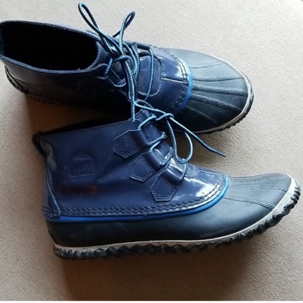Sorel Out N About Winter / Rain Boots Sz 9.5